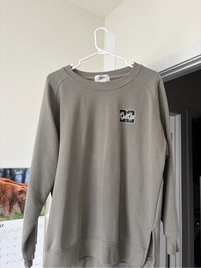 Olive Green '22 Graphic Crewneck Sweatshirt